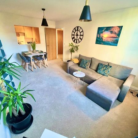 A Stylish Retreat - Super King Bed - Heart Of Town Centre - 5 Mins Stroll To Beach Bournemouth Exteriör bild