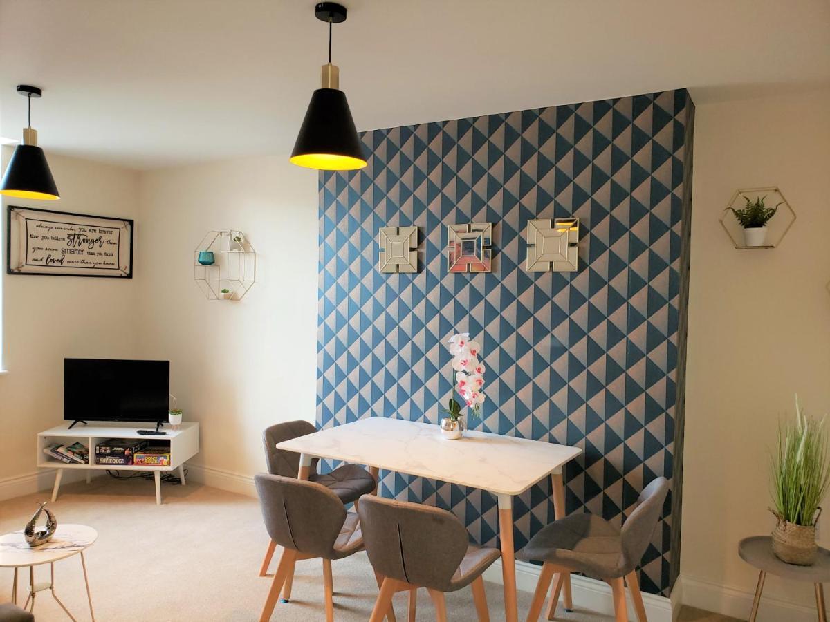 A Stylish Retreat - Super King Bed - Heart Of Town Centre - 5 Mins Stroll To Beach Bournemouth Exteriör bild