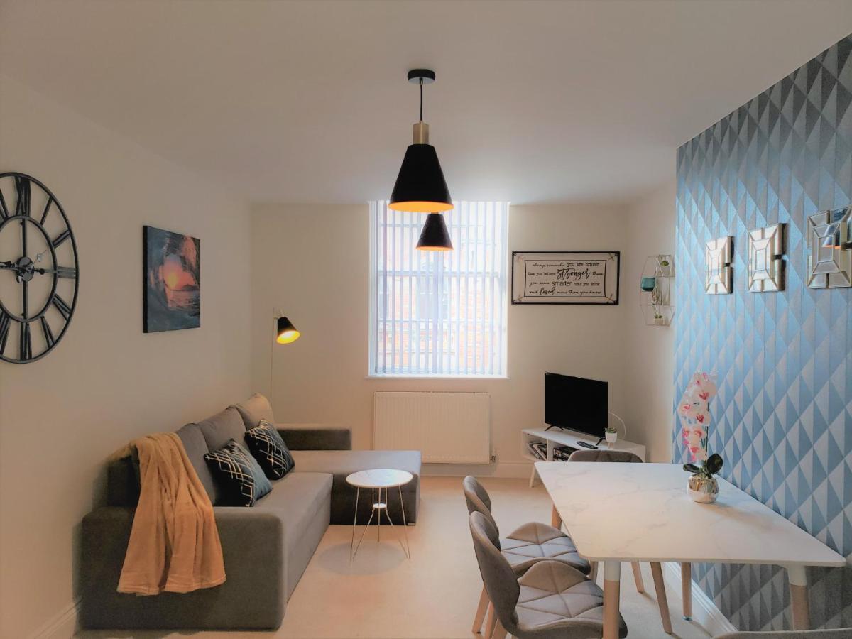 A Stylish Retreat - Super King Bed - Heart Of Town Centre - 5 Mins Stroll To Beach Bournemouth Exteriör bild