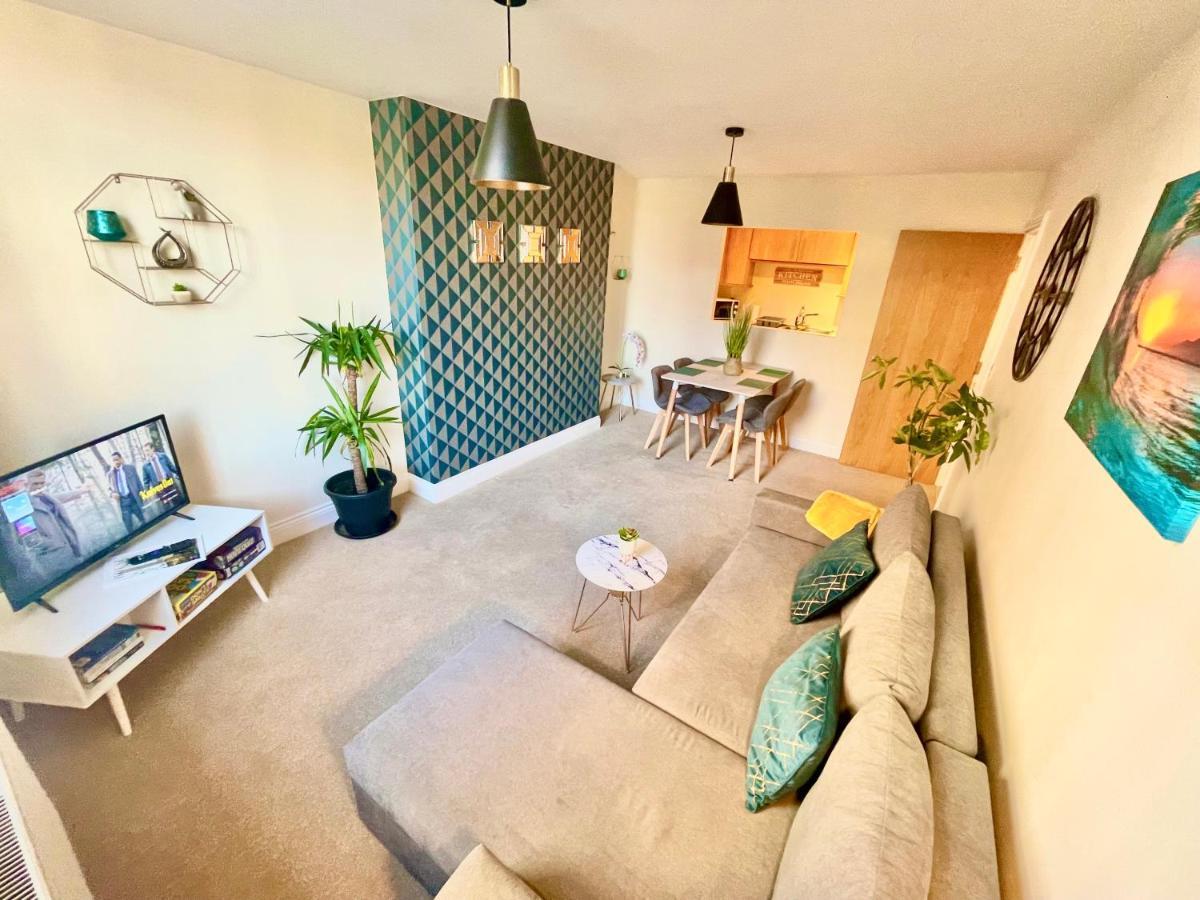 A Stylish Retreat - Super King Bed - Heart Of Town Centre - 5 Mins Stroll To Beach Bournemouth Exteriör bild