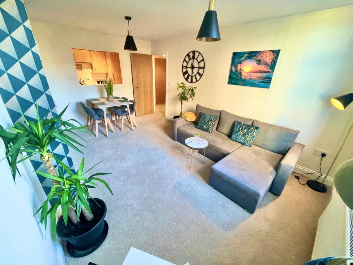 A Stylish Retreat - Super King Bed - Heart Of Town Centre - 5 Mins Stroll To Beach Bournemouth Exteriör bild